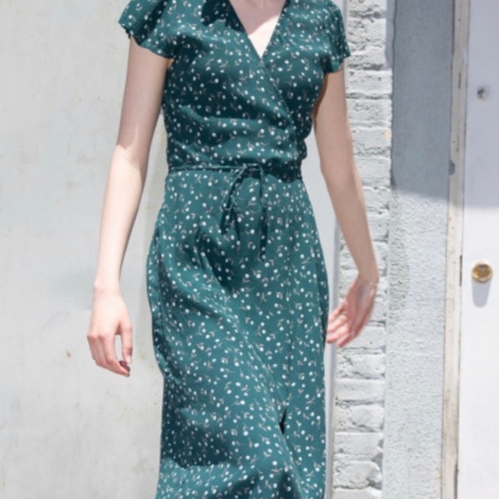 Brandy Melville Robbie Midi Dress